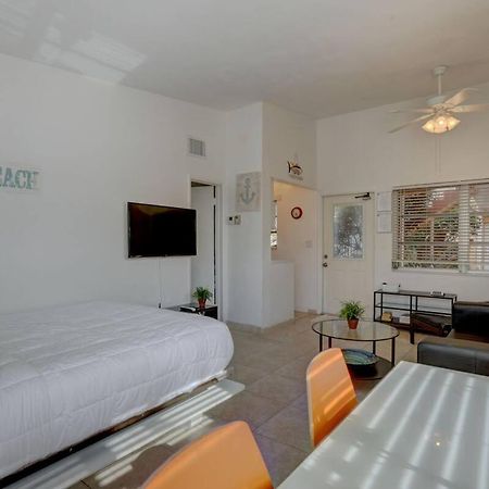 بومبانو بيتش Aloha Apartments On The Intracoastal-Walk To The Beach المظهر الخارجي الصورة