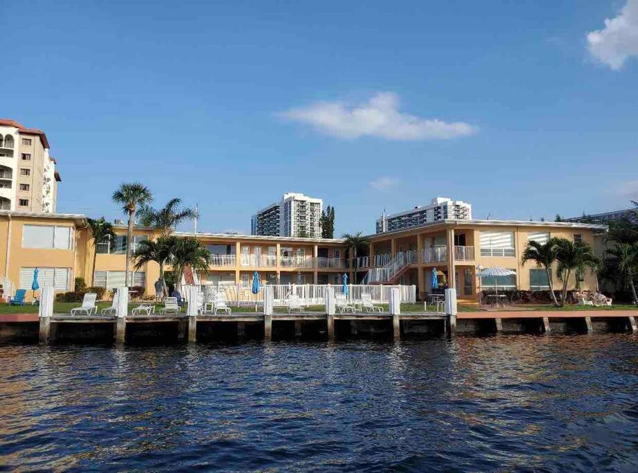 بومبانو بيتش Aloha Apartments On The Intracoastal-Walk To The Beach المظهر الخارجي الصورة
