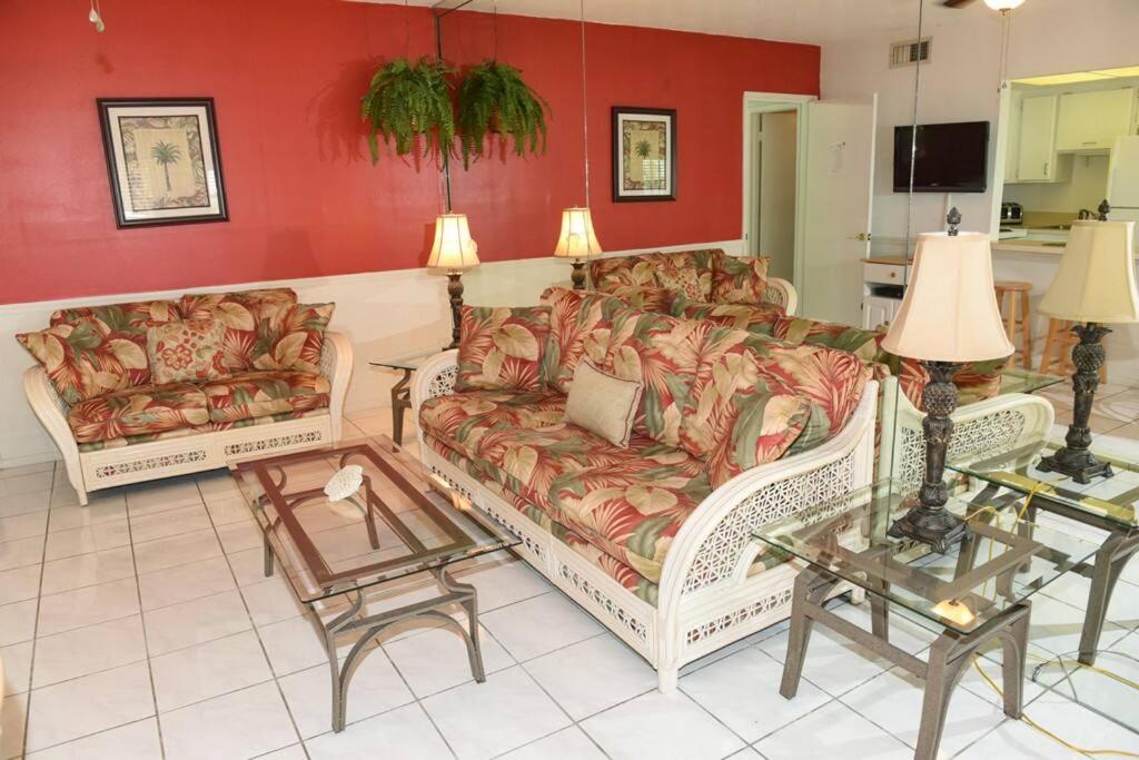 بومبانو بيتش Aloha Apartments On The Intracoastal-Walk To The Beach المظهر الخارجي الصورة