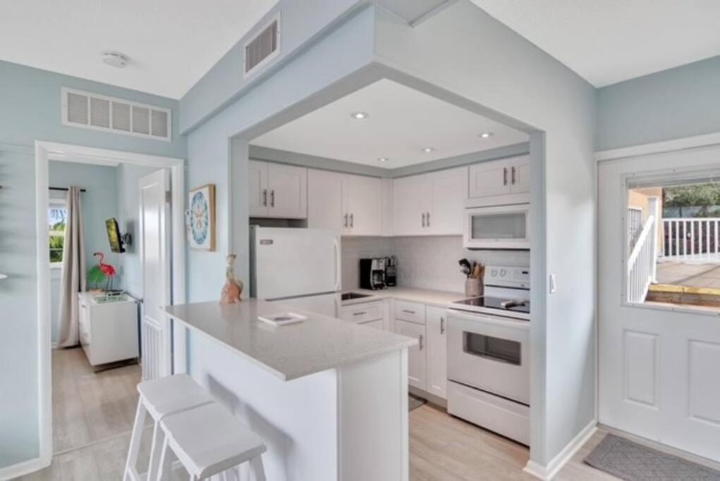 بومبانو بيتش Aloha Apartments On The Intracoastal-Walk To The Beach المظهر الخارجي الصورة