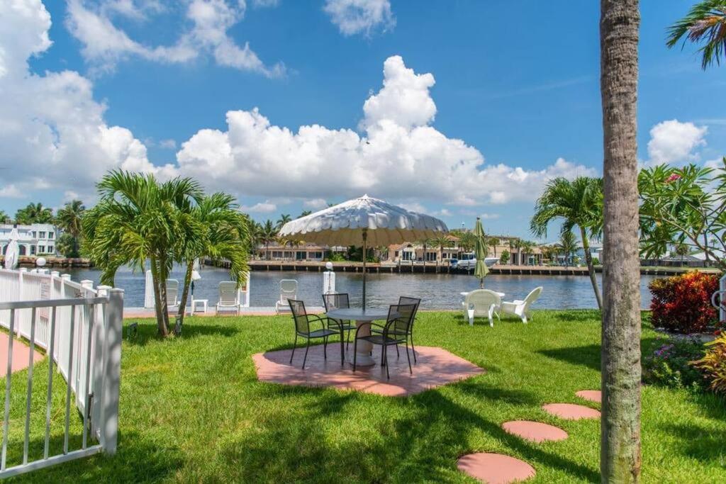 بومبانو بيتش Aloha Apartments On The Intracoastal-Walk To The Beach المظهر الخارجي الصورة