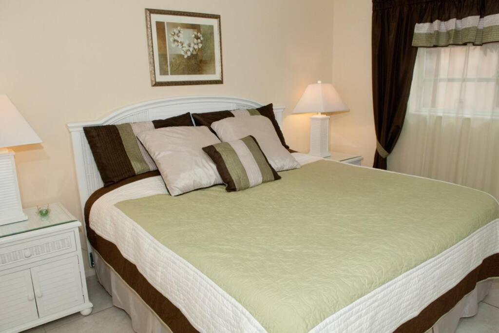 بومبانو بيتش Aloha Apartments On The Intracoastal-Walk To The Beach المظهر الخارجي الصورة