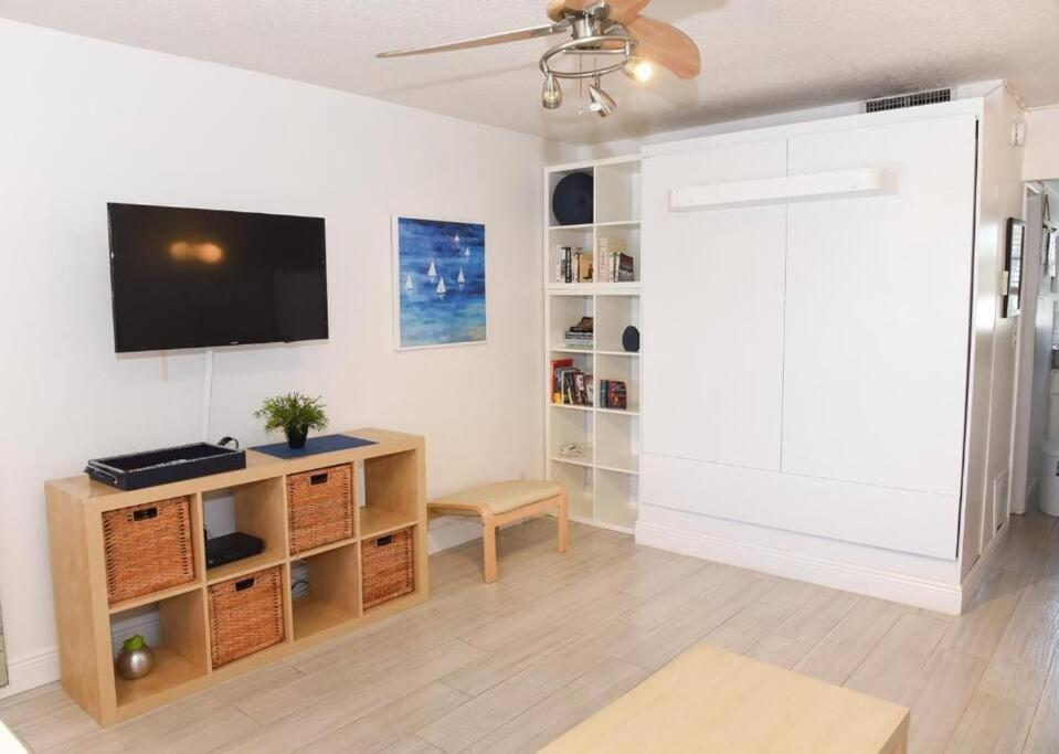 بومبانو بيتش Aloha Apartments On The Intracoastal-Walk To The Beach المظهر الخارجي الصورة