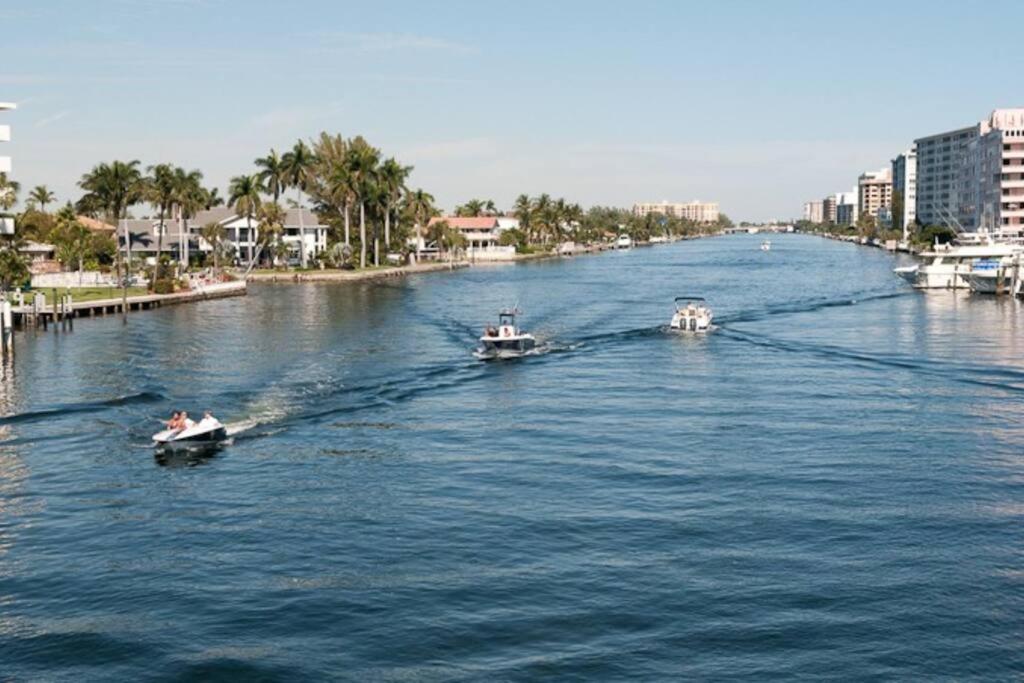 بومبانو بيتش Aloha Apartments On The Intracoastal-Walk To The Beach المظهر الخارجي الصورة