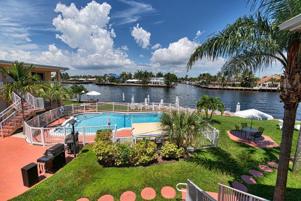 بومبانو بيتش Aloha Apartments On The Intracoastal-Walk To The Beach المظهر الخارجي الصورة